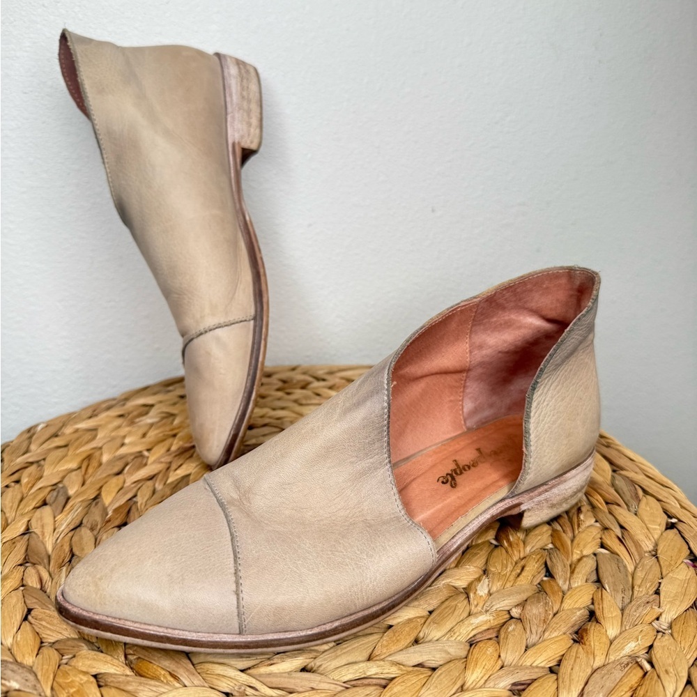 Free People Royale Flats size 37.5 Taupe Leather cut out D’orsay shoes women’s